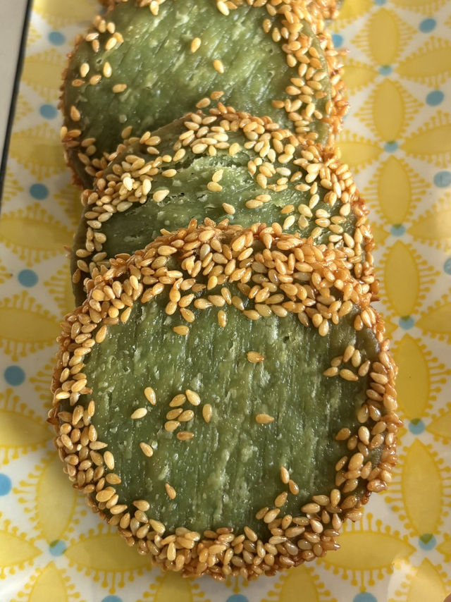 Green Taro Cake & Curry Bak Kut Teh? Unique Finds at C&L