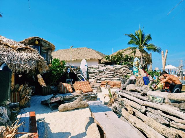泰國麗貝島上最有氛圍的海灘酒吧:Zodiac See Sun Beach Bar Koh Lipe