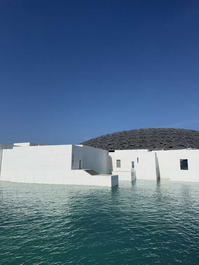 Louvre Abu Dhabi: Where Art Meets Architecture