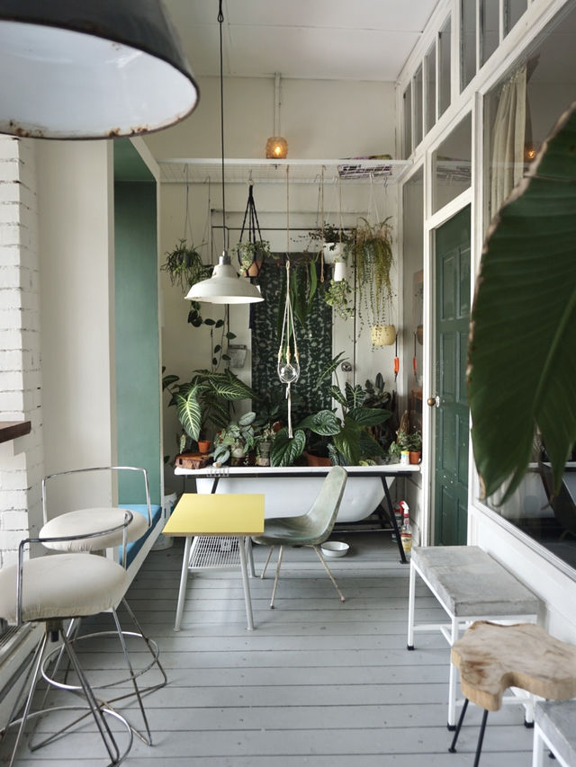 This JB Secret Garden Café is Just a Short Walk from CIQ