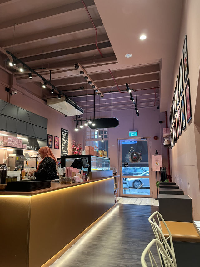 Rainy cafe visit at Cake Spade