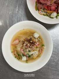 ชุ้นพานิช ก๋วยเตี๋ยวลูกชิ้นปลาใกล้ตลาดร่มหุบ