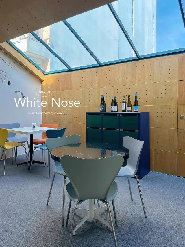 WHITE NOSE - CAFE & WINE BAR SAIGON