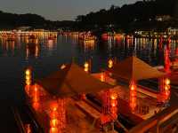 บรรยากาศยามค่ำคืนที่.. บ้านรักไทย