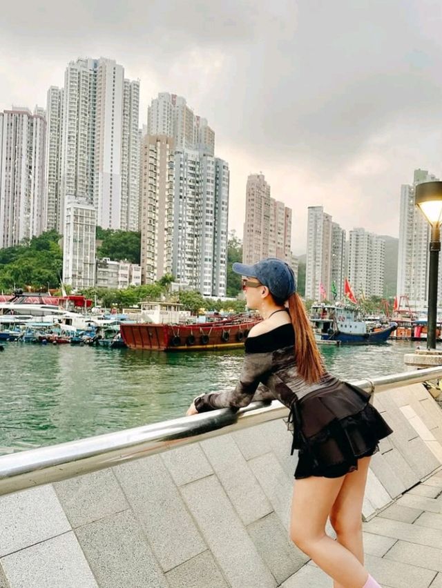🌄 Explore Victoria Peak: Hong Kong's Iconic Skyline Spot! 🇭🇰
