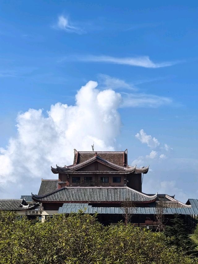 Mount Emei , A Majestic Spiritual & Natural Wonder 