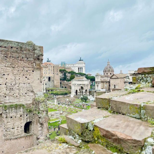 Palatine Hill: Where Rome Was Born 🇮🇹