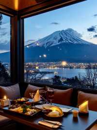 富士山のふもとにある理想の温泉ホテル——Kukuna風のテラス