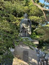 【千葉】続く参道に並ぶ灯篭 が美しい景観