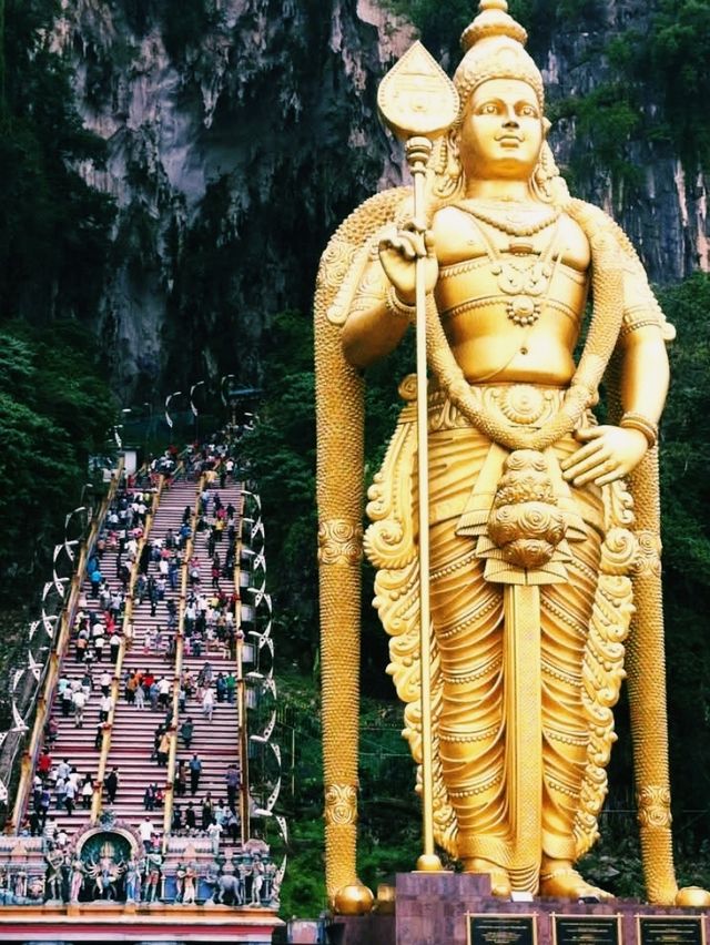 Batu Caves: A Majestic Blend of Nature, Culture, and Spirituality