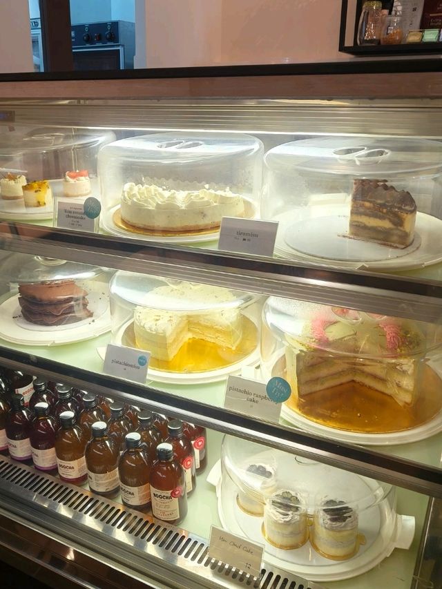 Hidden Dessert Gem in Genting: A Cozy Cake Break