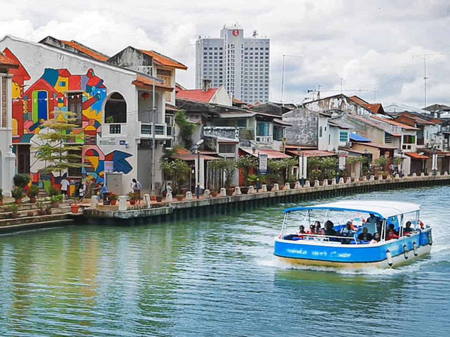 🌊🚢 Melaka River Cruise Review: A Magical Nighttime Adventure! ✨🌙