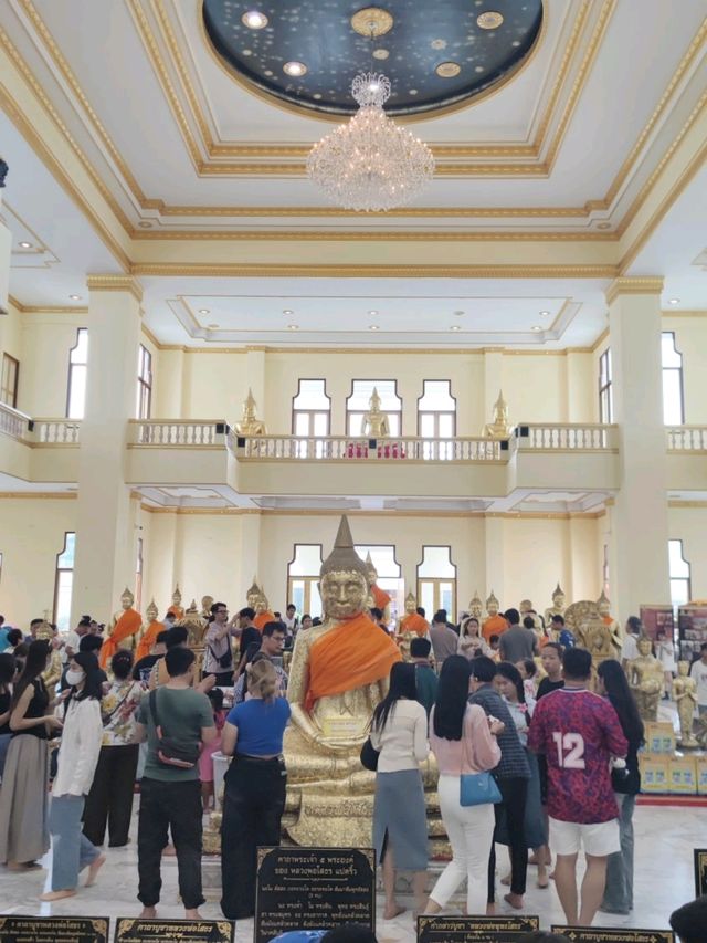 ขอพร แก้บน วัดโสธรวรารามวรวิหาร ฉะเชิงเทรา 