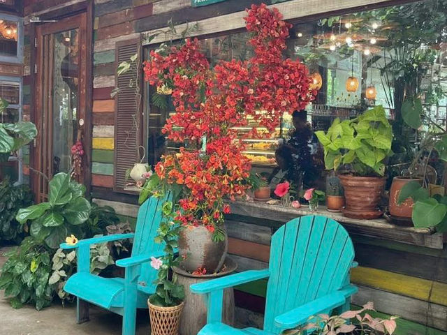 Chaba Chabai Cafe 