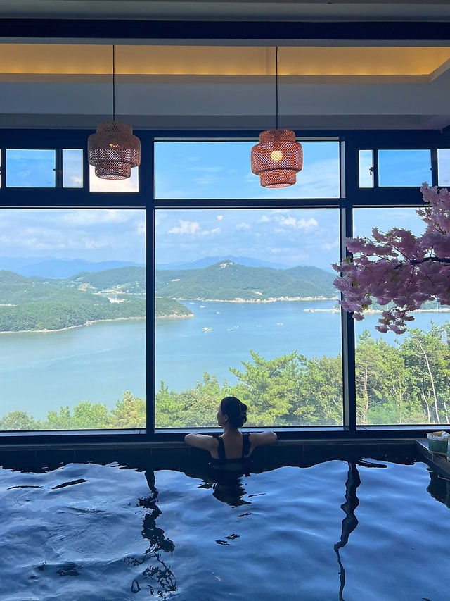 감성 캠핑과 럭셔리 리조트를 한곳에서?! ⛺️🏖️