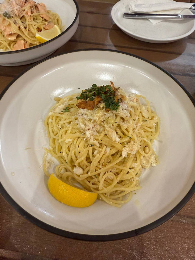 Cafe fufu lengkok Bahru