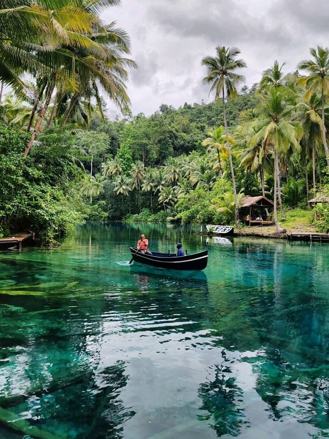 Danau Paisupok, Banggai Islands, Sulawesi, Indonesia 🏝️