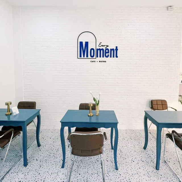 Every Moment Cafe & Bistro : คาเฟ่ริมแม่น้ำโขง