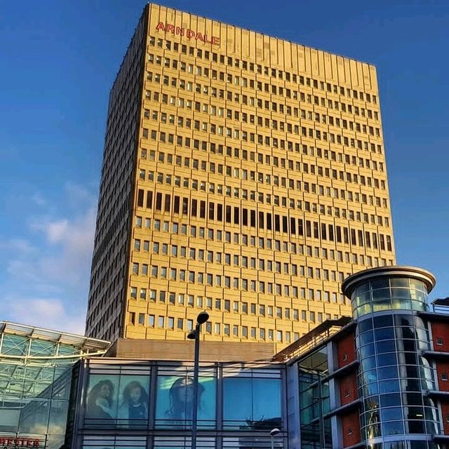 a very gigantic building and so busy during the weekends than the weekdays