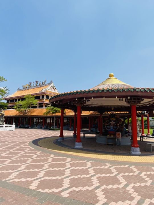 หมู่บ้านมังกรสวรรค์ สุพรรณบุรี