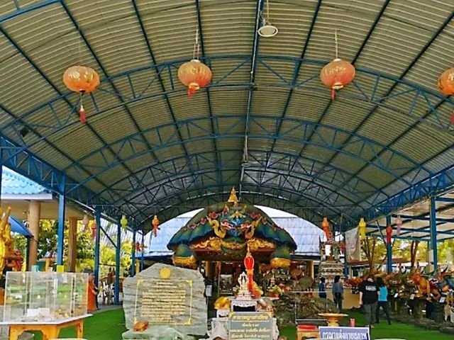 วัดหนองจับเต่า สถาปัตยกรรมที่วิจิตรงดงามตำนานเต่า