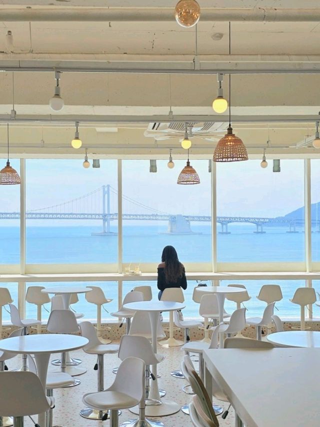 광안대교 보면서 데이트하기 좋은 카페