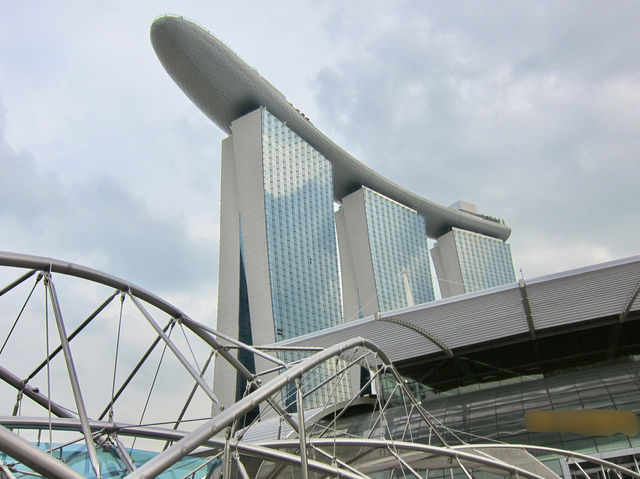 From Fishing Village to Lion City: A Morning at Merlion Park