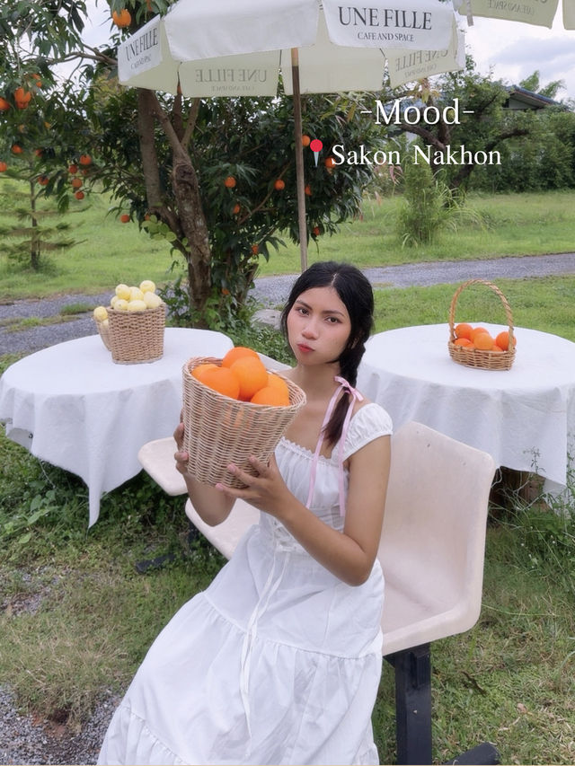รีวิว une fille cafe and space 