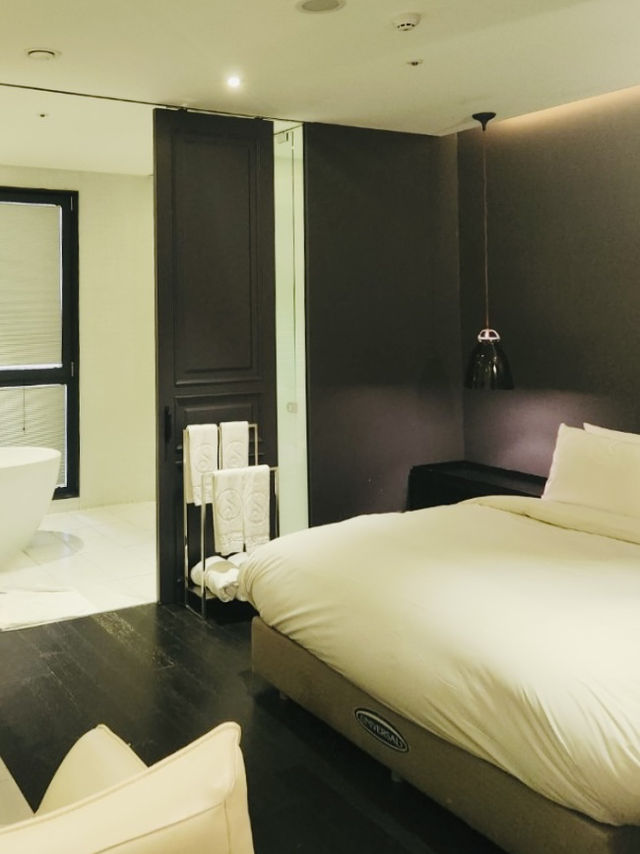 Stendhal Hotel Review: A Comfortable Stay for Couples with Early Check-in Perks 
