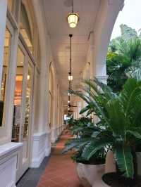 Raffles Hotel's Hidden Garden, Bar and Billiards Room