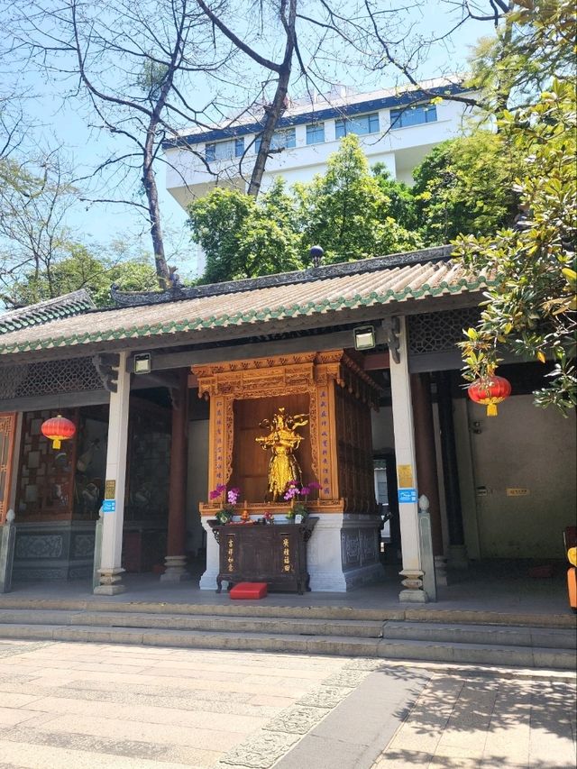 เที่ยวชม Liurong Temple วัดเก่าแก่ในกว่างโจว