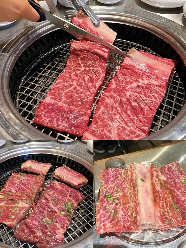 嚴重低估了弘大這家碳火烤肉量多味美 💕 平價烤韓牛!氛圍很local