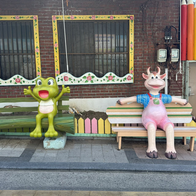 松月洞童話村 (송월동 동화마을)
