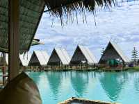 My Khon Kaen Hidden Gem: A Maldives-Like Floating Restaurant! 🇹🇭🍽️