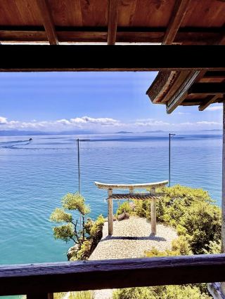 【漂浮在湖面上的神秘島嶼⛩️】竹生島能量景點之旅✨
