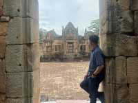 มนต์เสน่ห์ขอมโบราณกลางทุ่งอีสานใต้