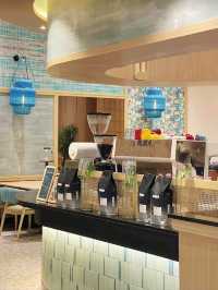 Brew & Bar Pattaya เป็นคาเฟ่และบาร์บรรยากาศสบายๆ 