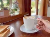 🌾☕ Pai Coffee Studio – จิบกาแฟกลางทุ่ง ที่ปาย