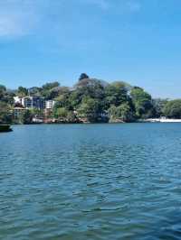 Cruising Around Kandy Lake