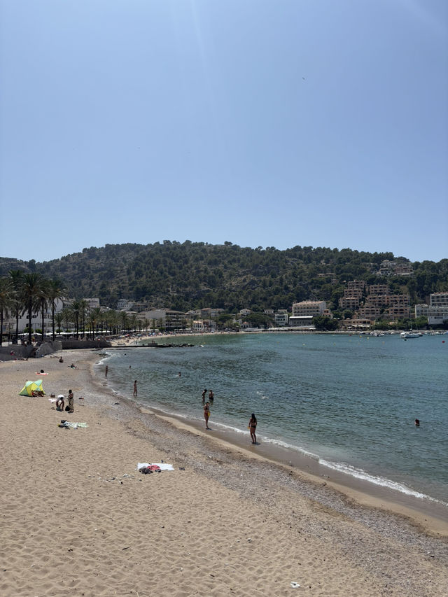Seaside Bliss by Rail: Discover Port de Sóller