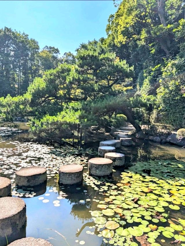 A Stroll Through Heian Shrine and Garden