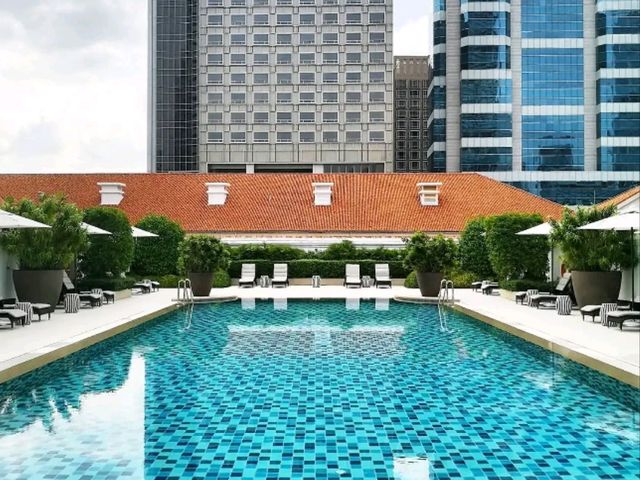 Step Into Timeless Elegance – My Unforgettable Stay at Raffles Singapore