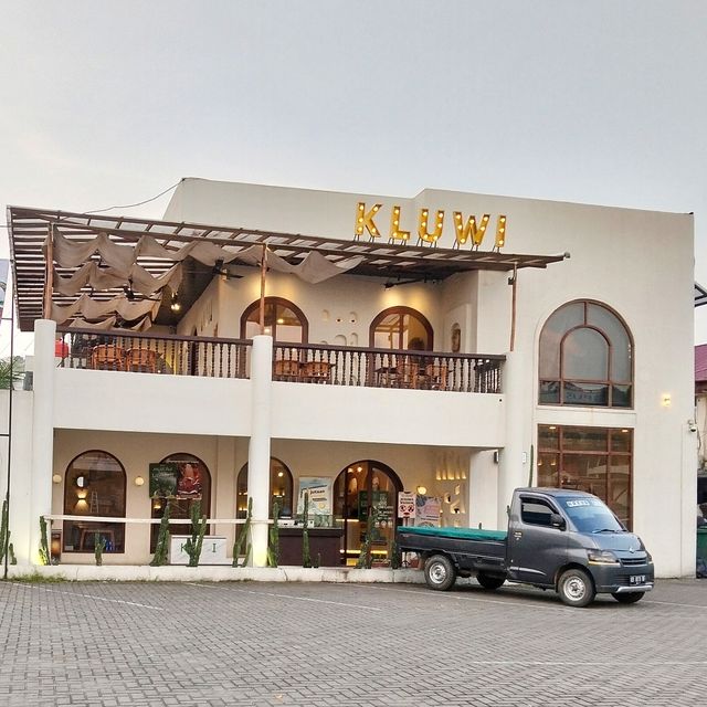 A Mediterranean Escape in Pontianak: Discover Kwuliland Cafe