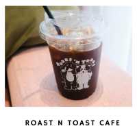 ☕ Roast n Toast Café – กลิ่นหอมกรุ่นใจกลางจตุจักร