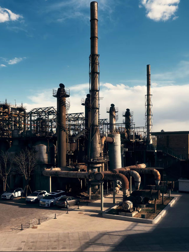 Factory To Gallery: The Alchemy Of Decay And Defiance At 798