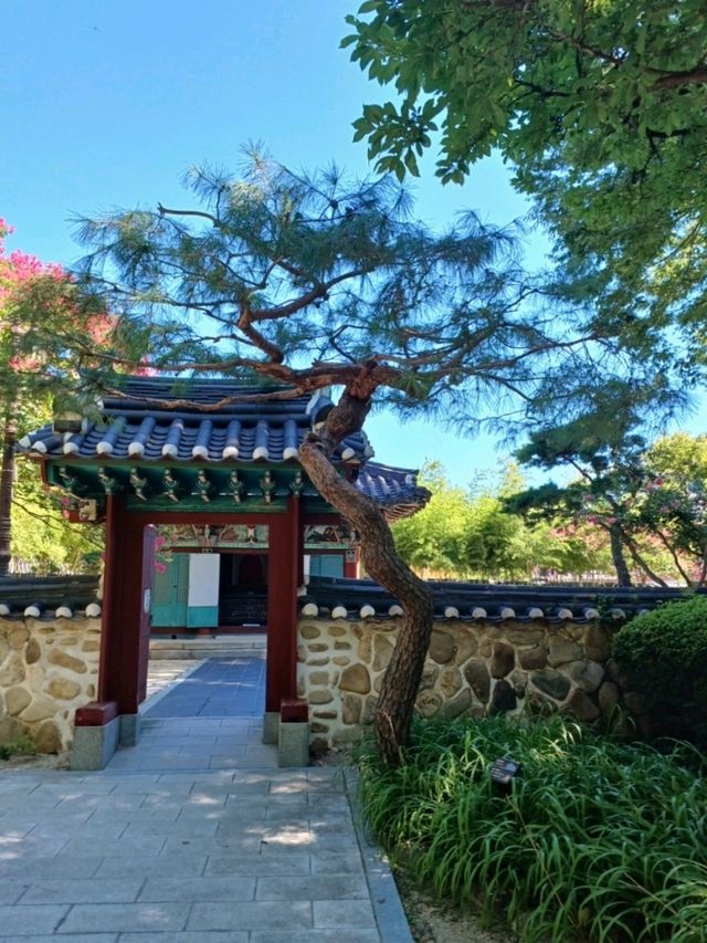 전통과 자연의 완벽한 어울림