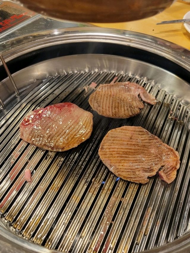 地道韓國餐廳風格🐄韓牛拼盤肉香四溢必試