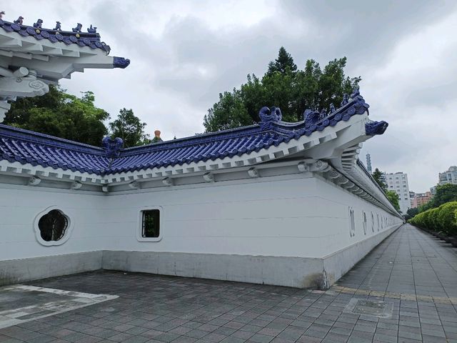 中正紀念堂，歷史與文化的象徵。