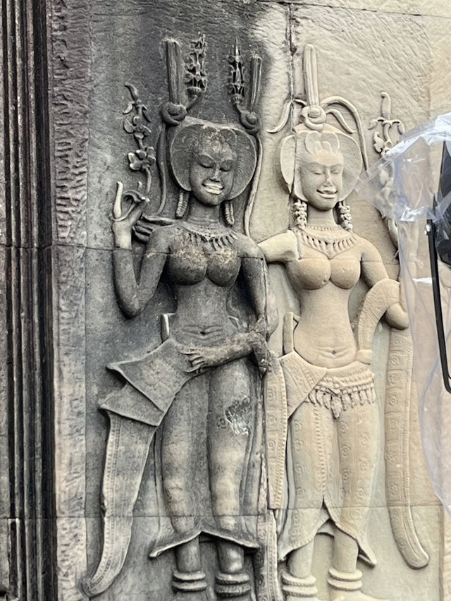 🇰🇭Cambodia's Stone Poetry: Where Gods Dance on Temple Walls! 🏛️
