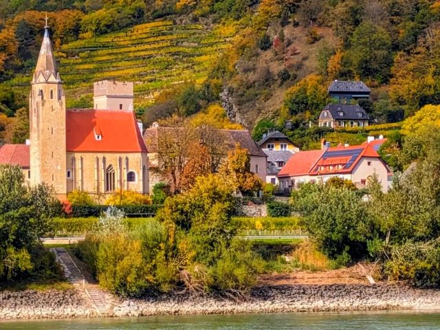 🌿 Wachau Valley – Austria’s Fairytale River Wonderland